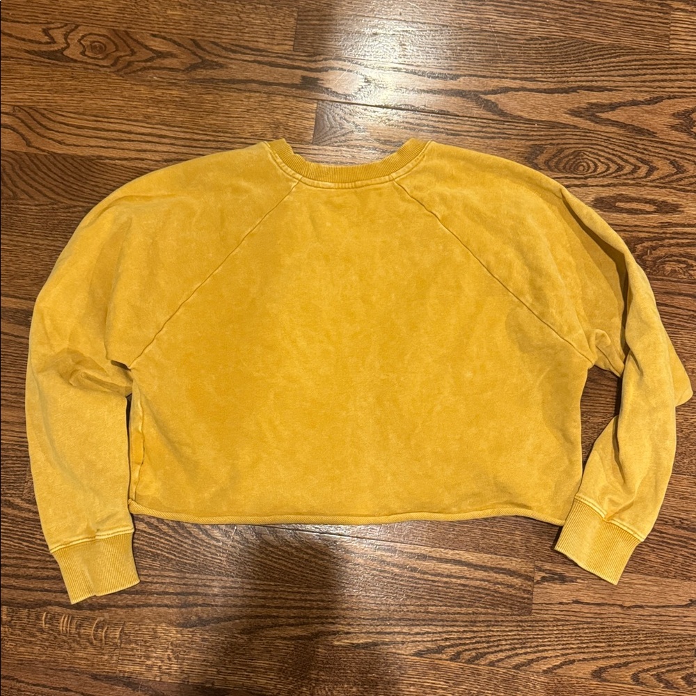 JoyLab Cropped Sweatshirt Size Medium in Yellow/Mustard - Picture 4 of 4